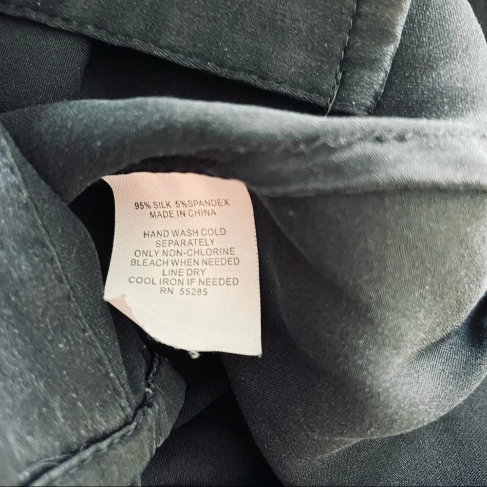 Express Design Studio - Black Silk V-neck Long Sleeves Button Blouse - Size S - Picture 6 of 6